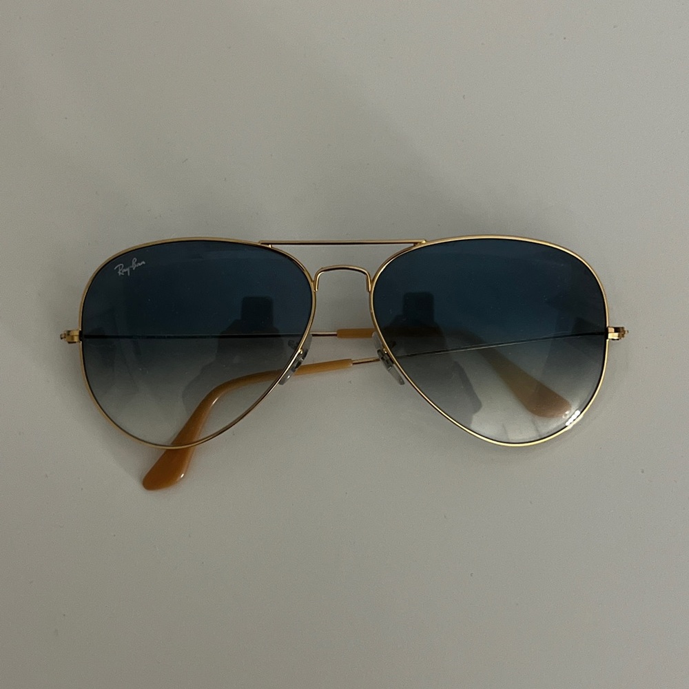 Women’s Ray- Ban Blue Aviator Sunglasses